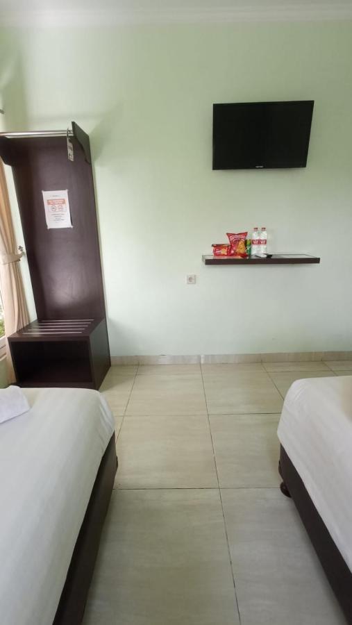 Aquina House Hotell Bogor Exteriör bild