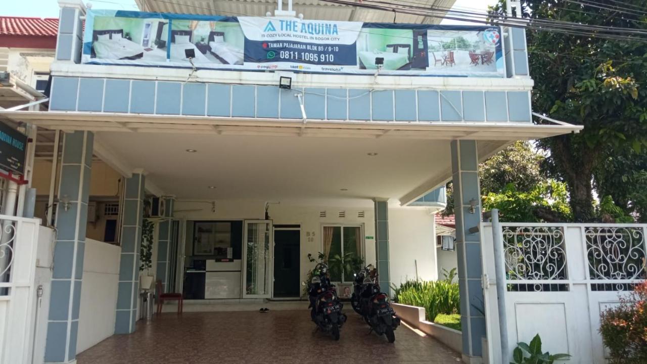 Aquina House Hotell Bogor Exteriör bild