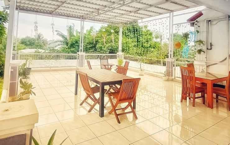 Aquina House Hotell Bogor Exteriör bild