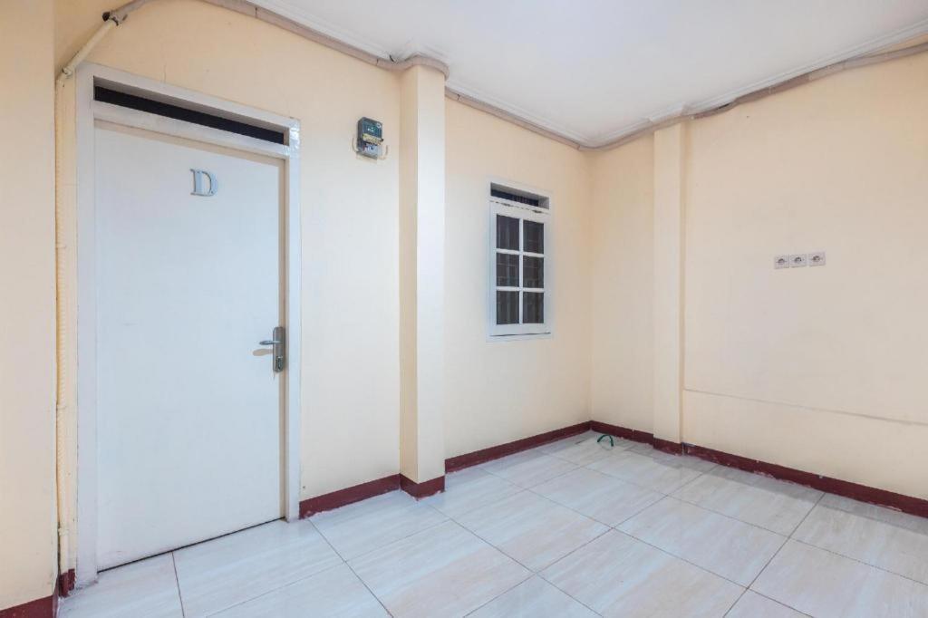 Aquina House Hotell Bogor Exteriör bild